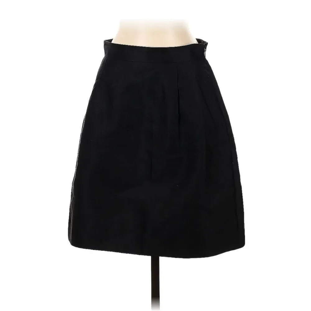 Theory‎ Skirt Size 2